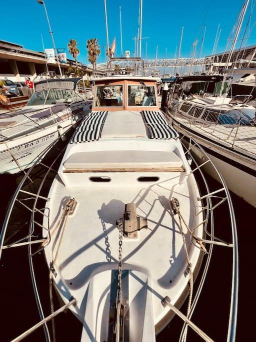 فندق Vintage Classic 70S Boat! سان أدريان دي بيزوس المظهر الخارجي الصورة