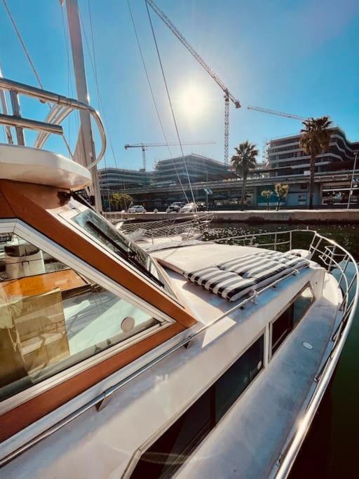 فندق Vintage Classic 70S Boat! سان أدريان دي بيزوس المظهر الخارجي الصورة
